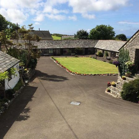 Courtyard Farm Cottages ボスキャッスル エクステリア 写真