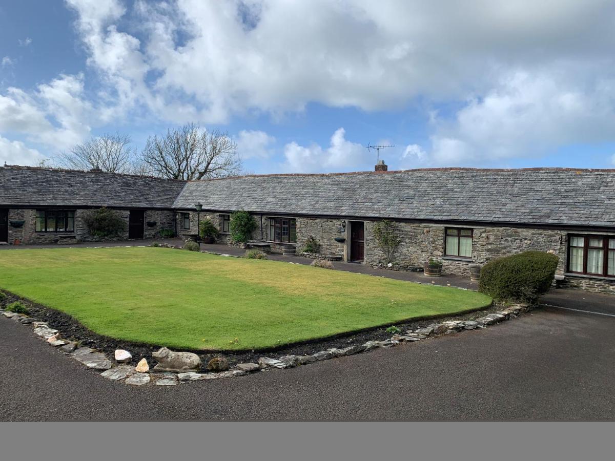 Courtyard Farm Cottages ボスキャッスル エクステリア 写真