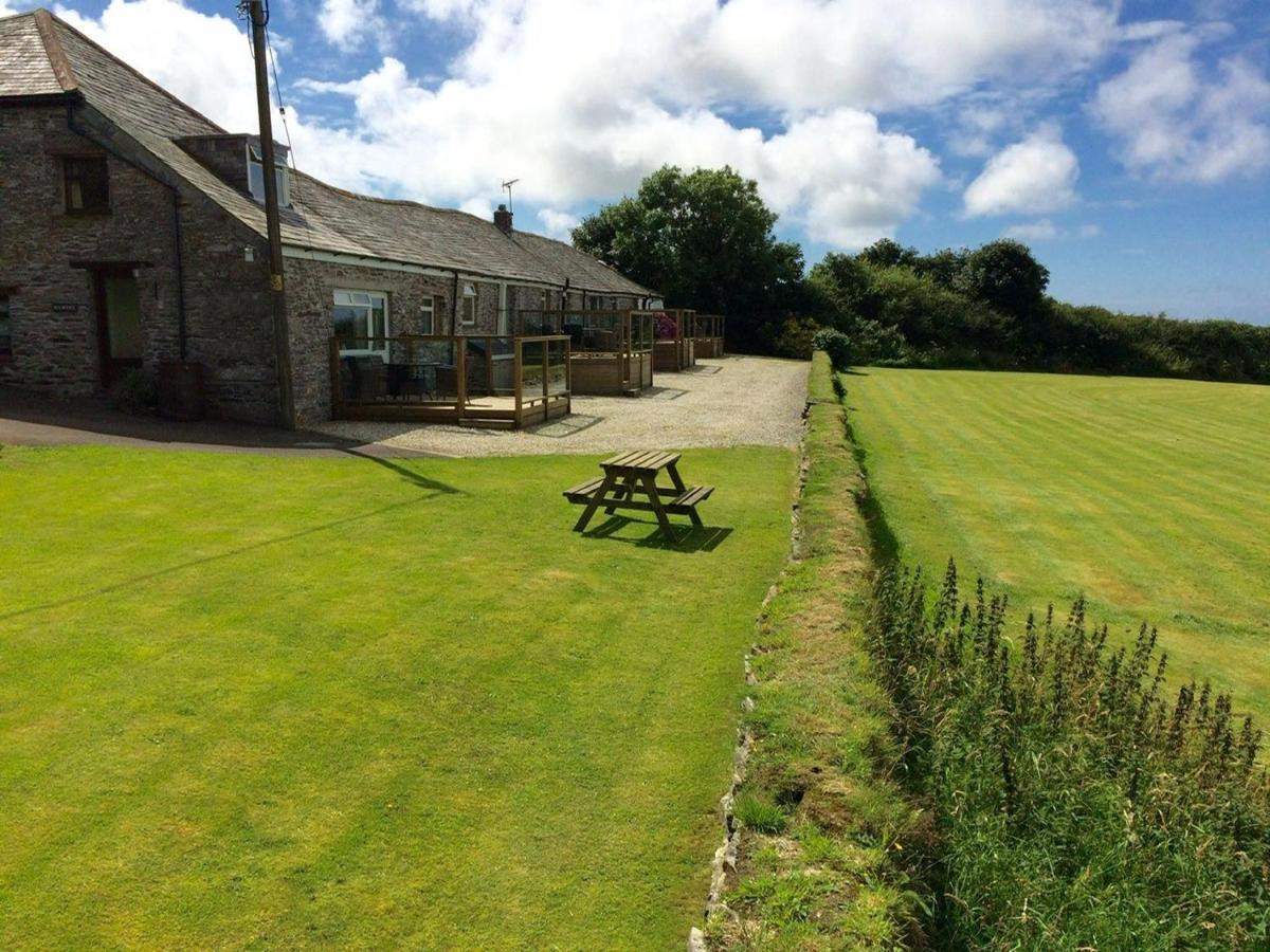 Courtyard Farm Cottages ボスキャッスル エクステリア 写真