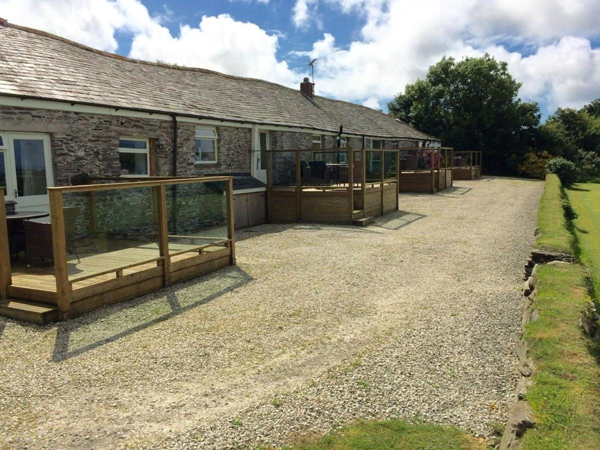 Courtyard Farm Cottages ボスキャッスル エクステリア 写真