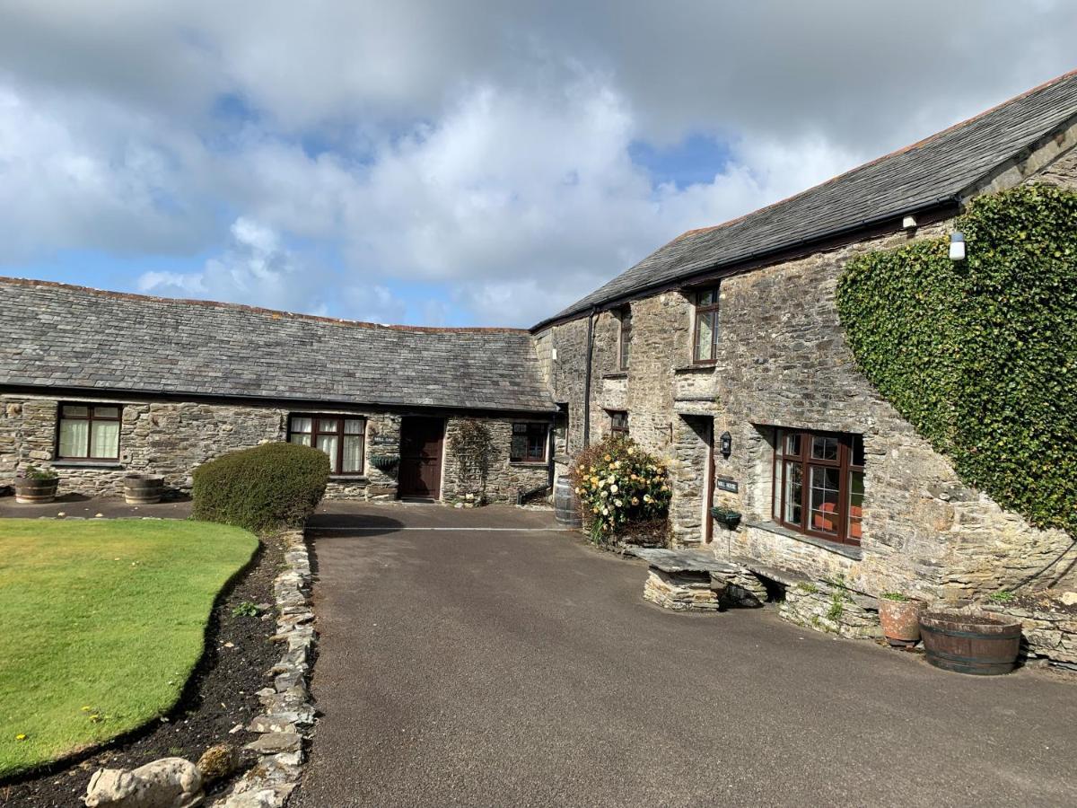 Courtyard Farm Cottages ボスキャッスル エクステリア 写真
